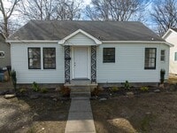 Building Photo - Freshly Updated 2 Bedroom House