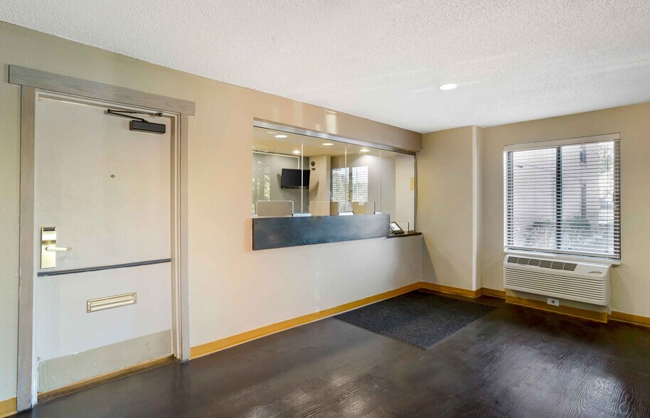 Building Photo - Furnished Studio-Philadelphia - Airport - Bartram Ave.
