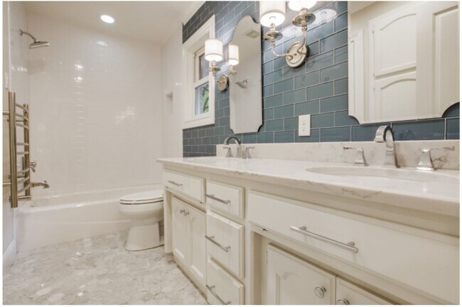 Building Photo - 4024 Inwood Rd