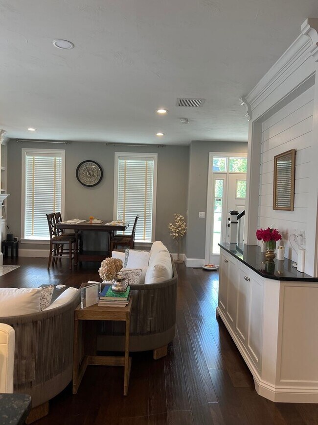 Building Photo - Charming 2BR House in Norfolk