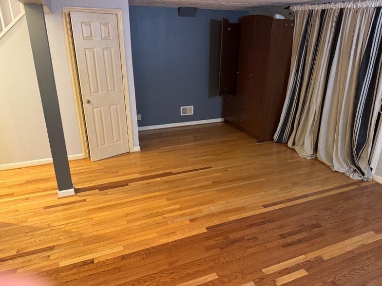 Building Photo - 15017 Oak Crest Ct