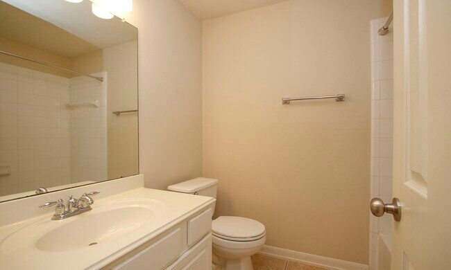 Building Photo - 15938 Cottage Ivy Cir