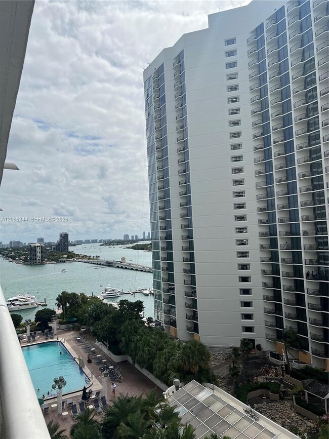 Building Photo - 1717 N Bayshore Dr
