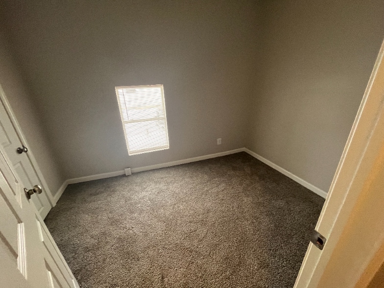 Building Photo - 129 Pratt St