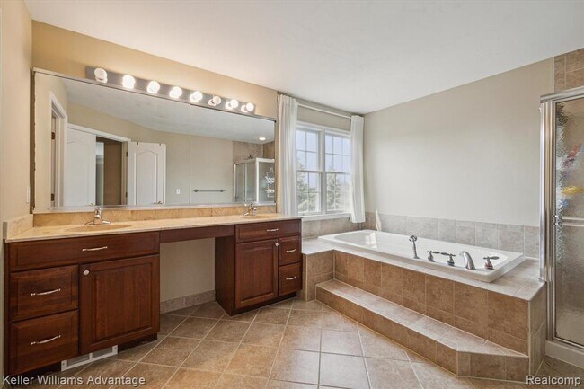 Building Photo - 24323 Bellingham Dr