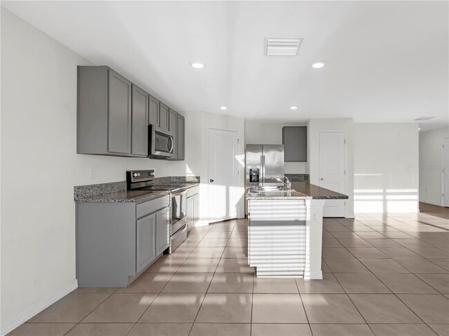 Building Photo - 16645 Mosaic Oar Dr