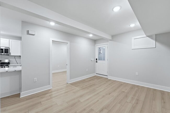 Building Photo - 1205 Hillside Pl