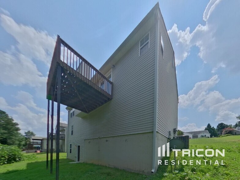 Building Photo - 1755 Miller Springs Dr