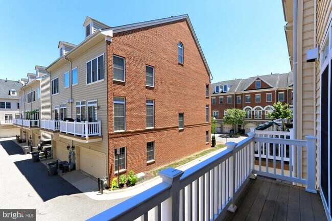 Building Photo - 478 Ferdinand Day Dr