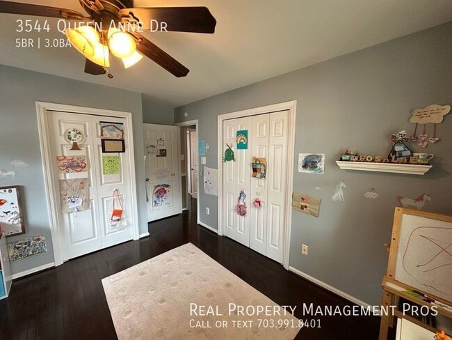 Building Photo - 3544 Queen Anne Dr