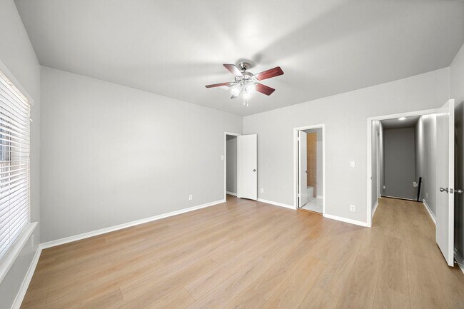 Building Photo - 7396 Regency Square Ct