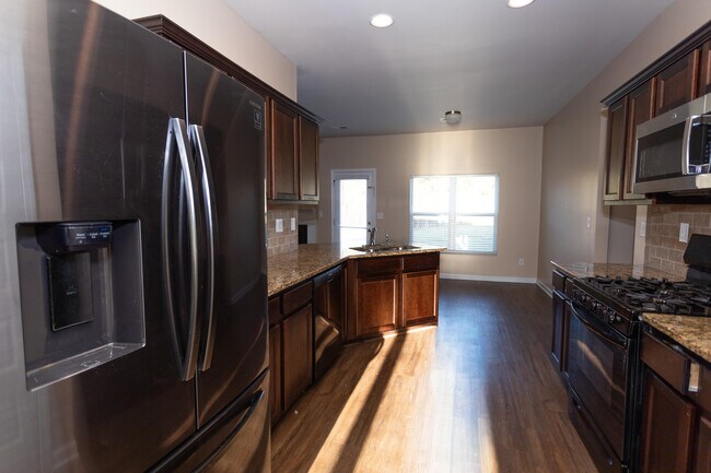 Building Photo - 4632 Southwind Rd