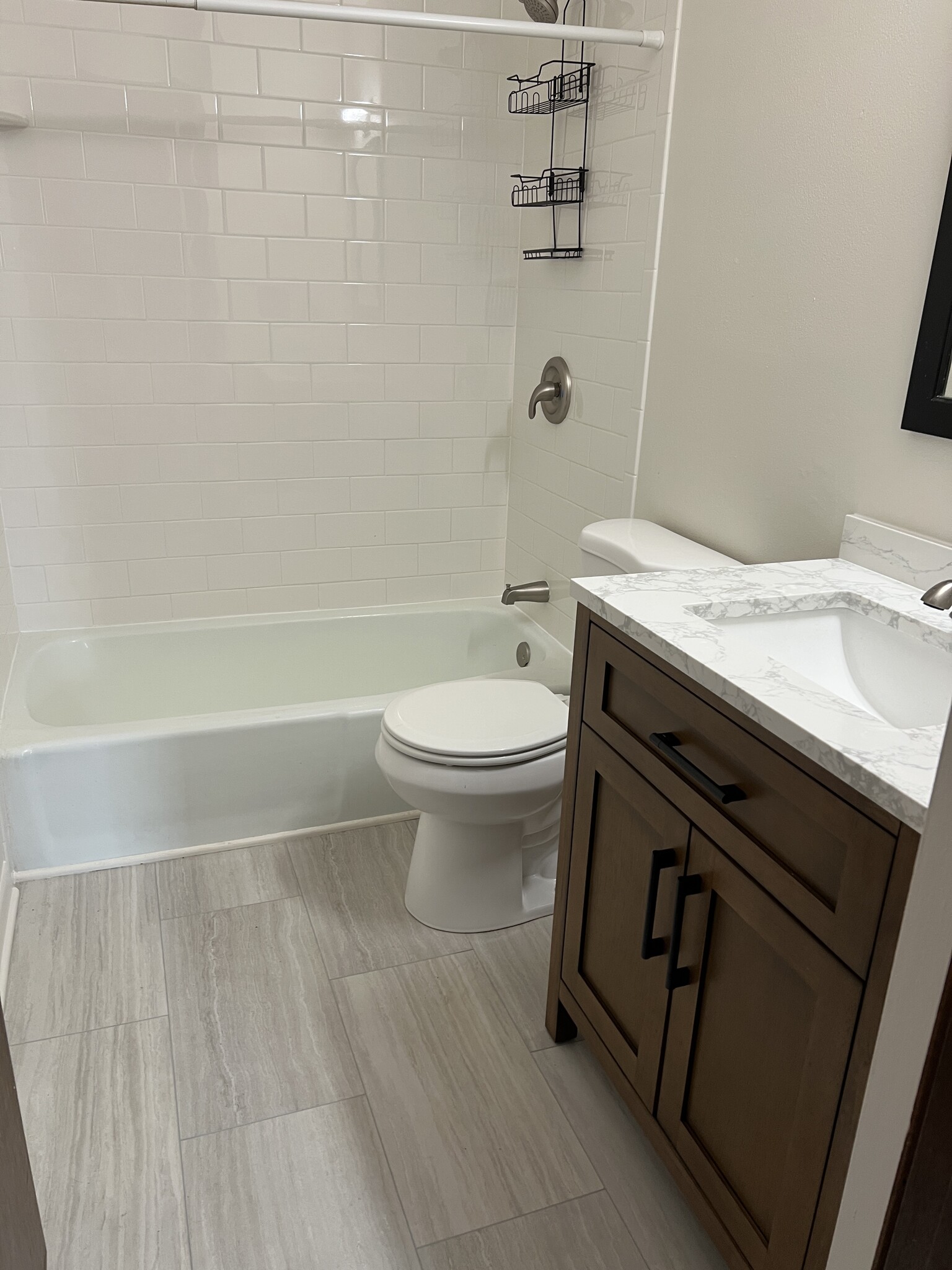 Upper Full Bath - W165N11482 Royal Ct