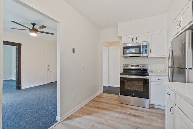 Building Photo - CHARMING & FULLY UPDATED 2 BED/1 BATH HOME IN HEART OF BEECHVIEW