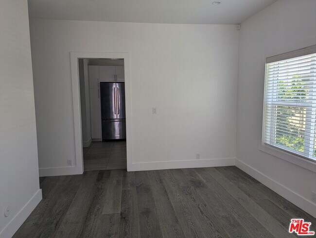 Building Photo - 807 Croft Ave