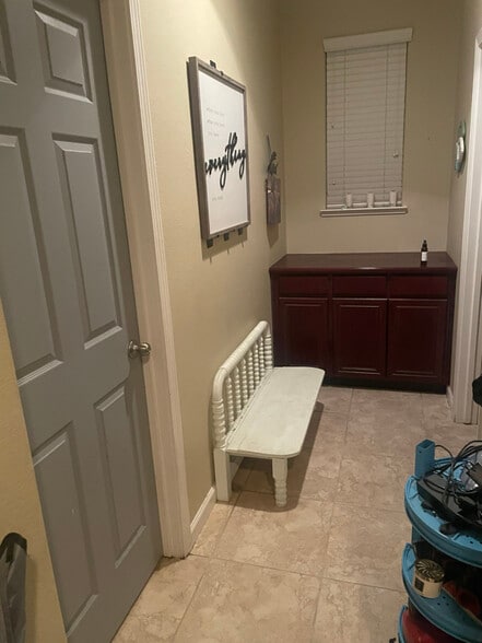 Building Photo - 9454 California Oak Cir