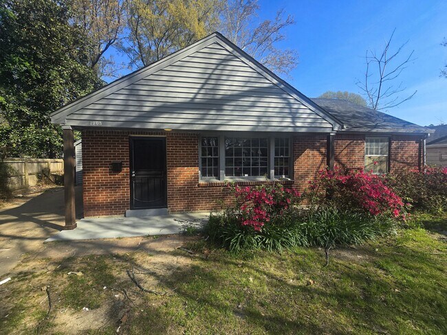 Building Photo - 1205 Bradbury Cove