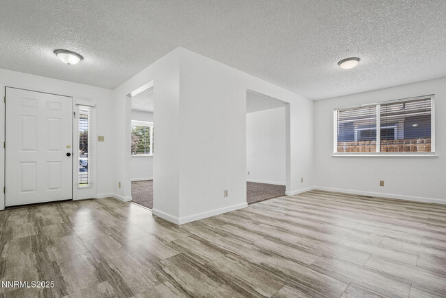 Building Photo - 600 Silver Lace Blvd