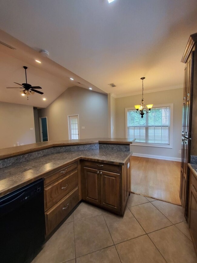 Building Photo - Stunning 3-Bedroom Home in the Heart of Ge...