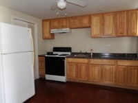 Building Photo - Nice Three bedroom w/ fenced yard
