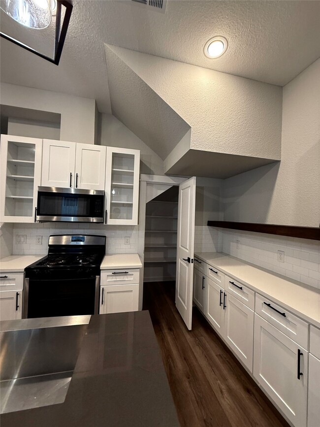 Building Photo - 8439 Berry Brush Ln