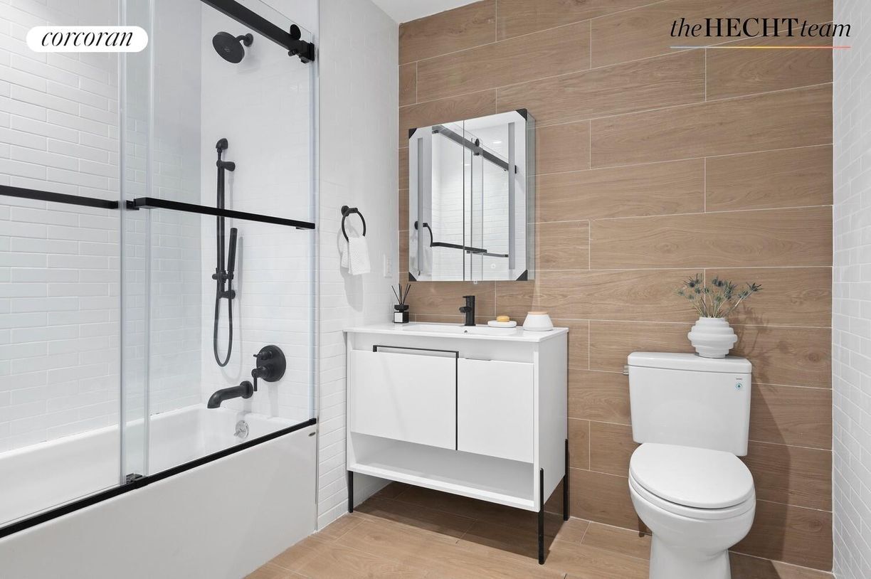 Building Photo - 1 Putnam Ave