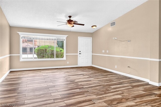 Building Photo - 933 Derringer Ln