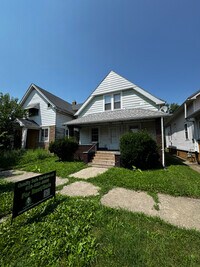 Building Photo - 319 E Streicher St