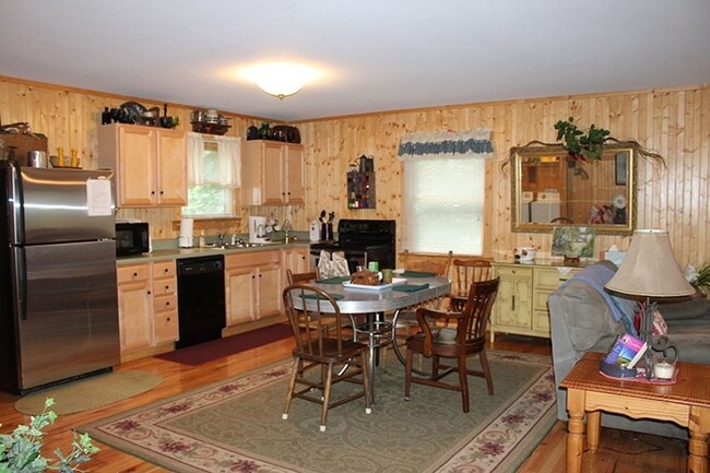 Building Photo - Beautiful Cabin