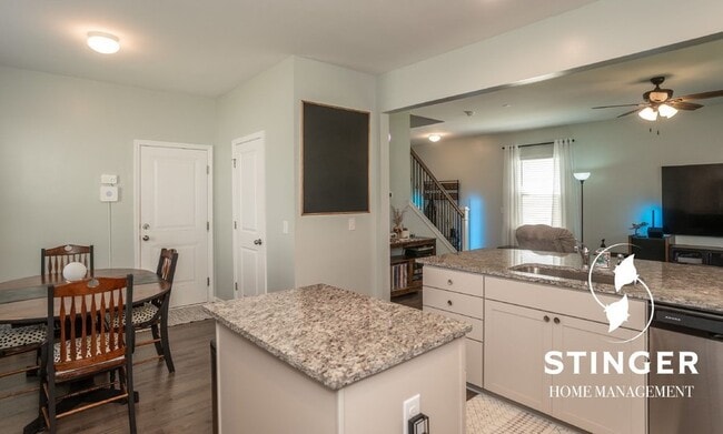 Building Photo - 6 Kiawah Dr