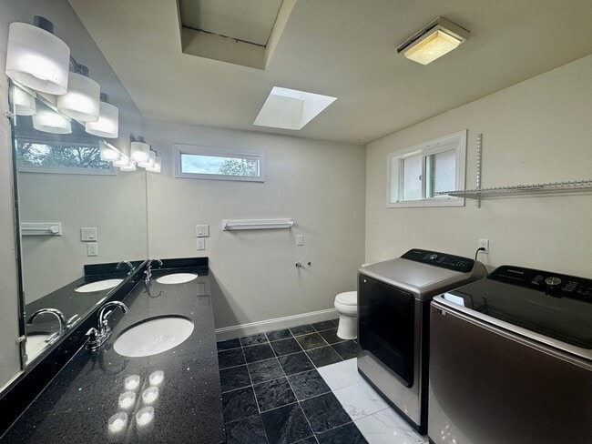 Building Photo - Must See Home!!