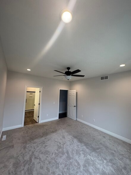 Building Photo - 205 Ridgeview Dr