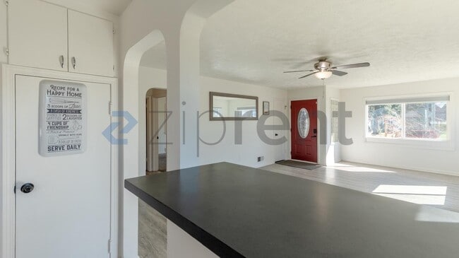 Building Photo - 503 E Montgomery Ave