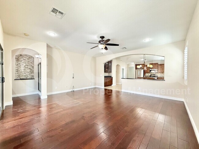 Building Photo - 4010 E Expedition Way