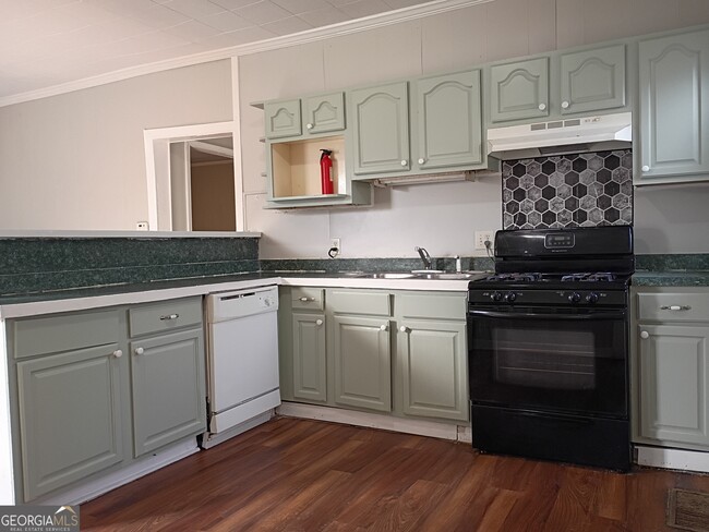 Building Photo - 211 Arnco 6th St