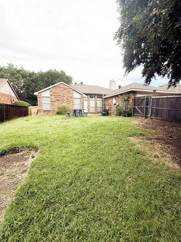 Building Photo - 812 Twin Creek Dr
