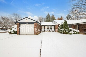 Building Photo - 6376 Greenfield Way