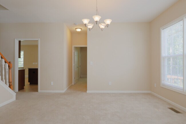 Building Photo - Spacious 6-Bedroom Home in Desirable Latta...