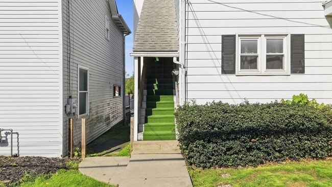 Building Photo - 125 S Clay St