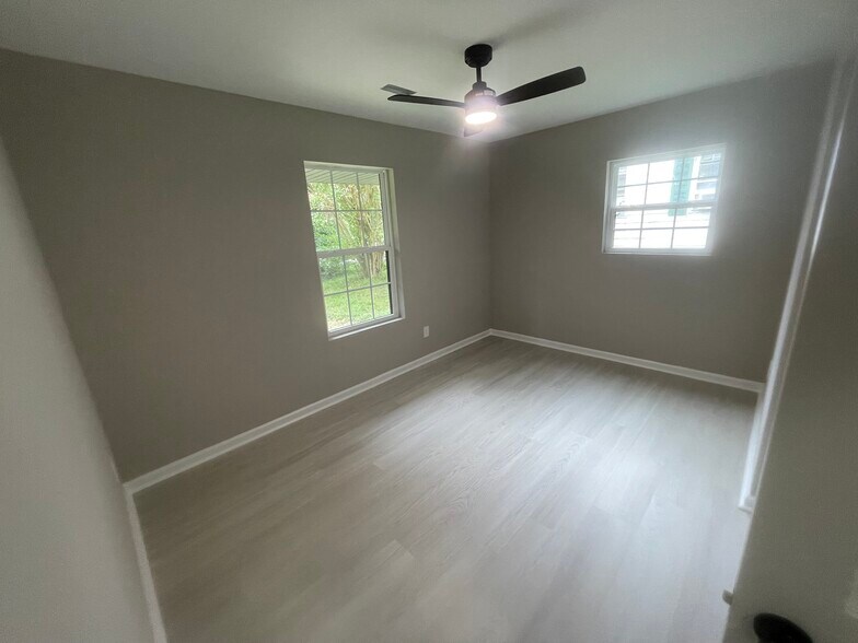 Building Photo - 7150 Duffie Dr
