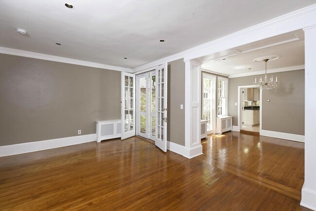 Building Photo - 1530 33rd St NW