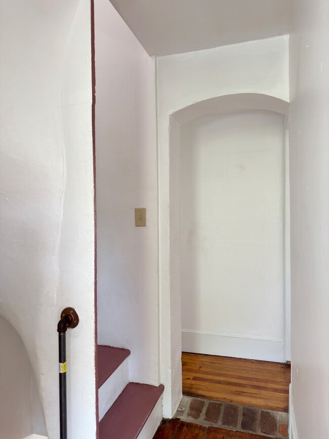 Building Photo - 1232 N Hancock St