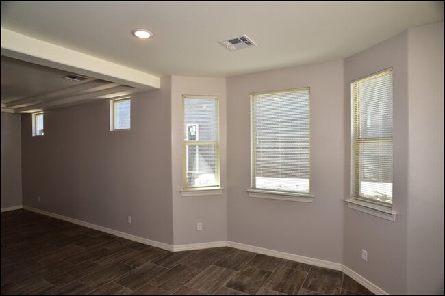 Building Photo - 10617 Hidden Palm Pl
