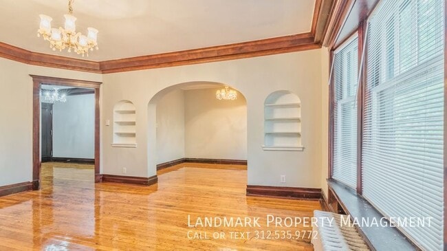 Building Photo - 5227 S Dorchester Ave