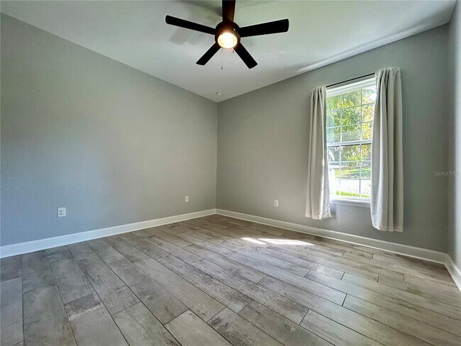 Building Photo - 1027 Campbell Ave