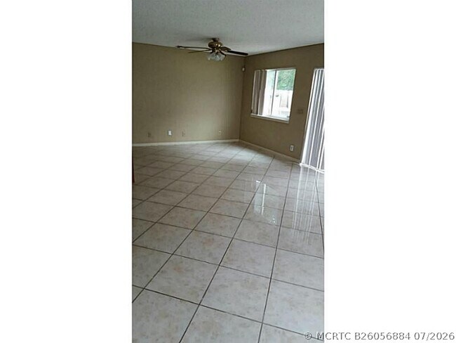 Building Photo - 4674 Lakeside Cir