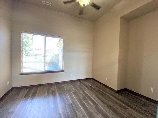 Building Photo - Beautiful, One Level Living in South Richland!