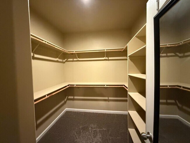 Building Photo - 39 N Post Ave