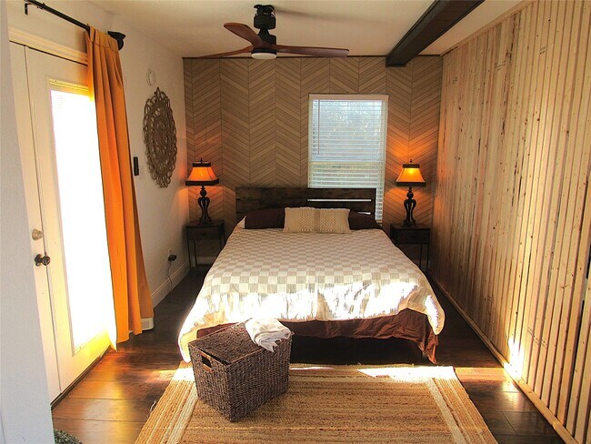 Building Photo - 2503 River Crest Dr