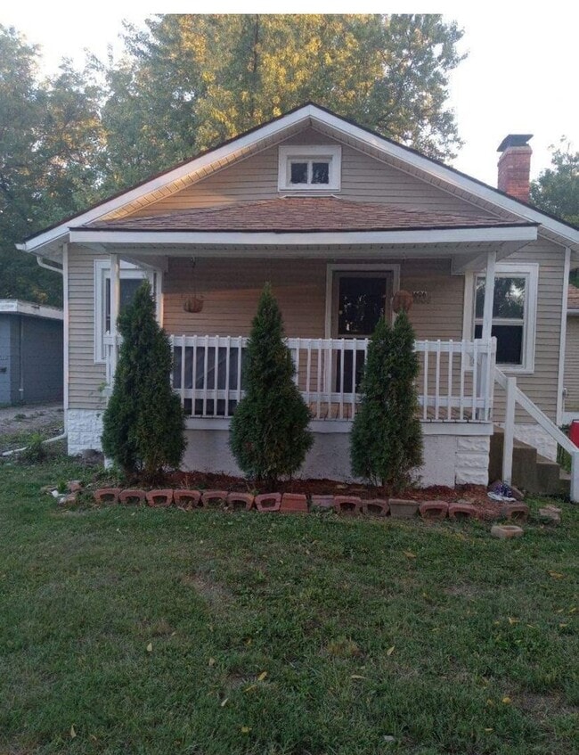Building Photo - Spacious Single Family Home
